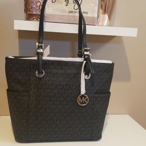 Michael Kors Jet Set Signature Tote